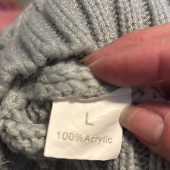 Light gray off the shoulder sweater - Picture 4 of 4